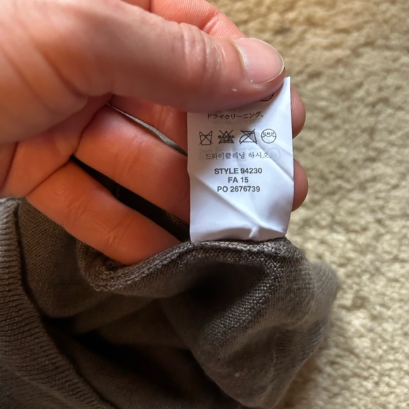 J Crew v-neck sweater (x-small slim fit) - Picture 3 of 3